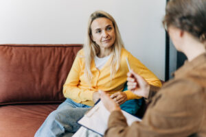 Person learning how you treat heroin addiction from their therapist